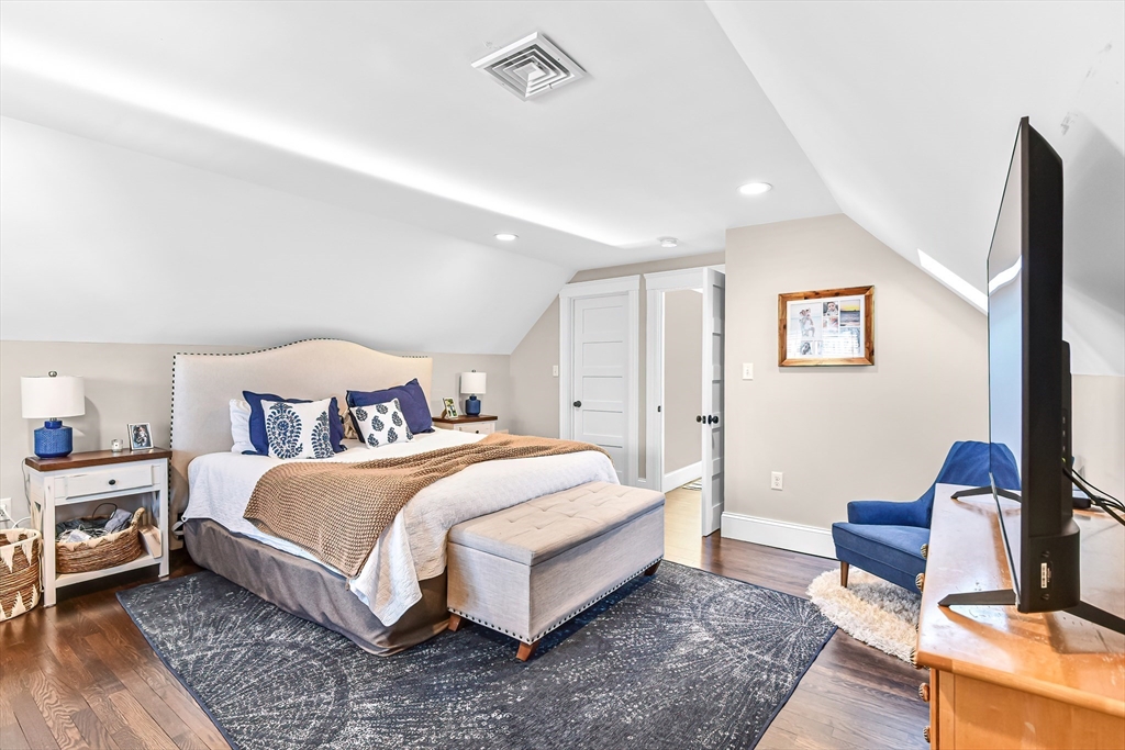 58 Metropolitan Ave # 2