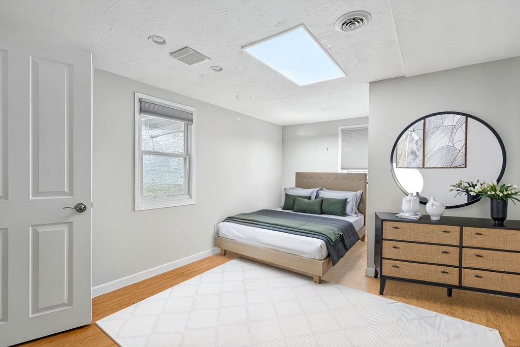 50 Meetinghouse Cir