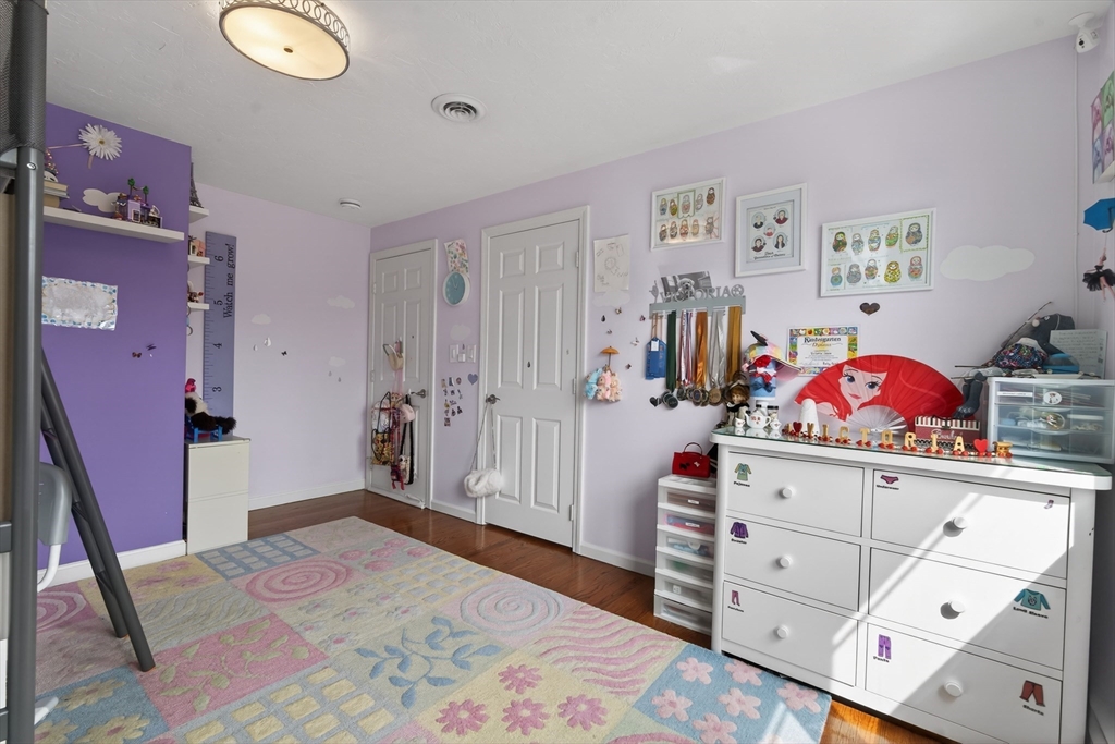 50 Meetinghouse Cir