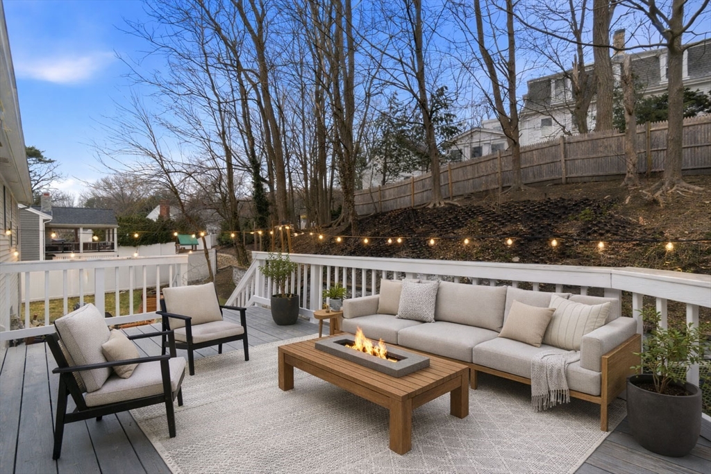 50 Meetinghouse Cir