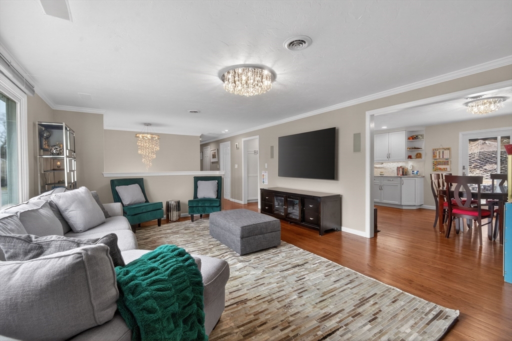50 Meetinghouse Cir