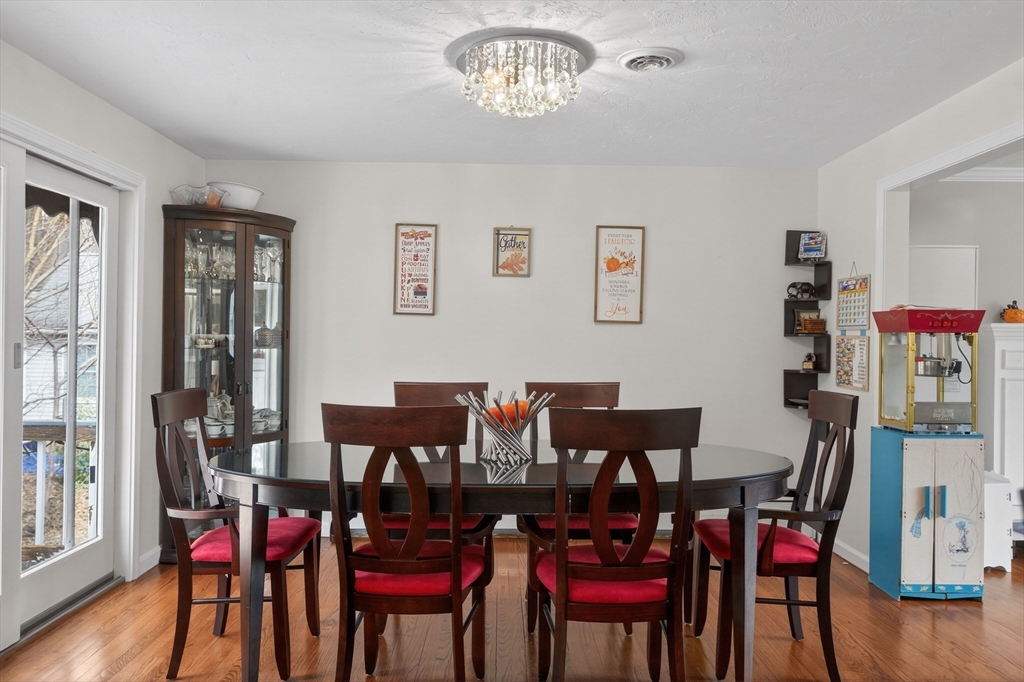 50 Meetinghouse Cir