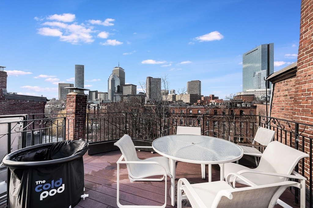 75 Montgomery St # 4