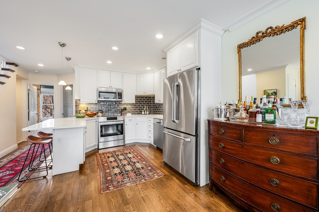 75 Montgomery St # 4