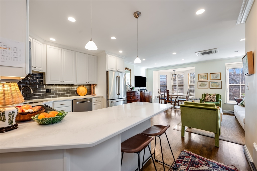 75 Montgomery St # 4