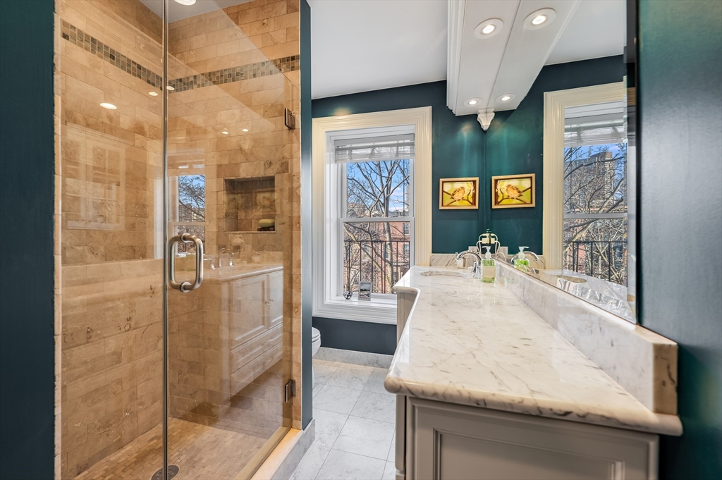 75 Montgomery St # 4