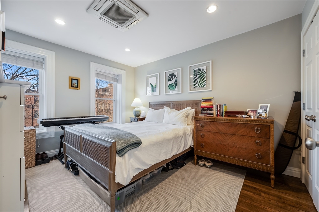 75 Montgomery St # 4