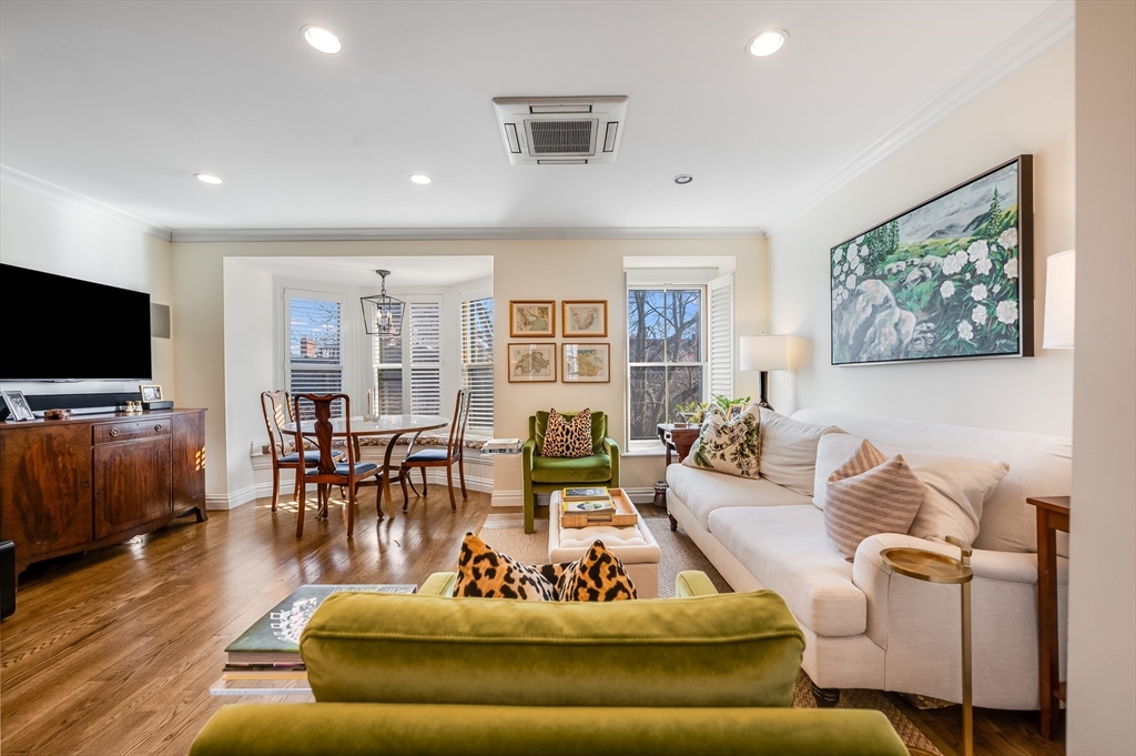 75 Montgomery St # 4