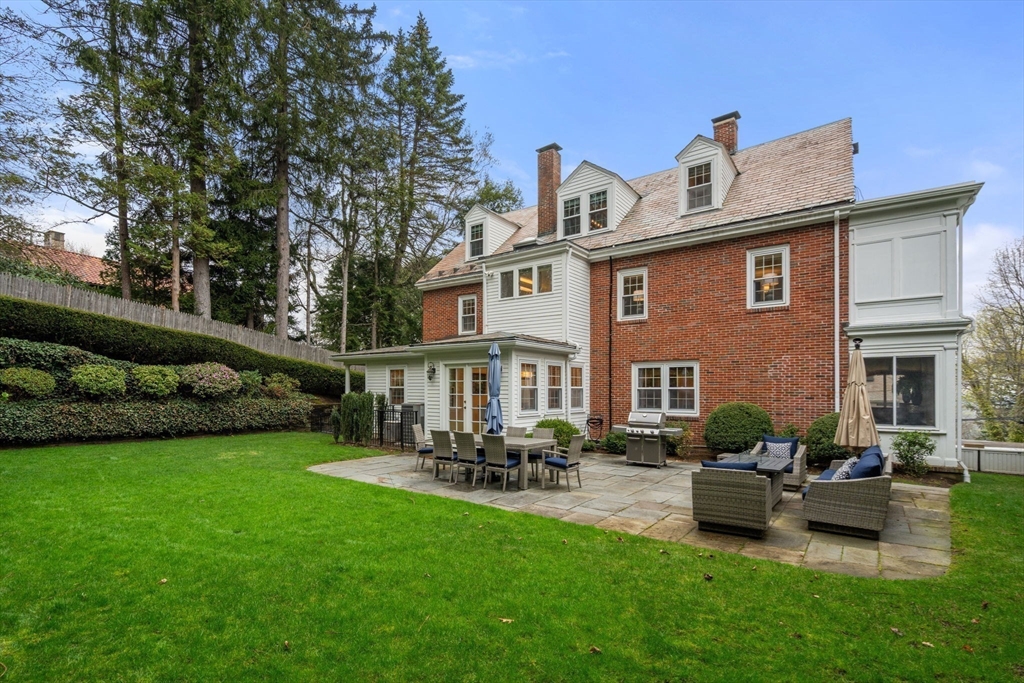 78 Waban Hill Rd N