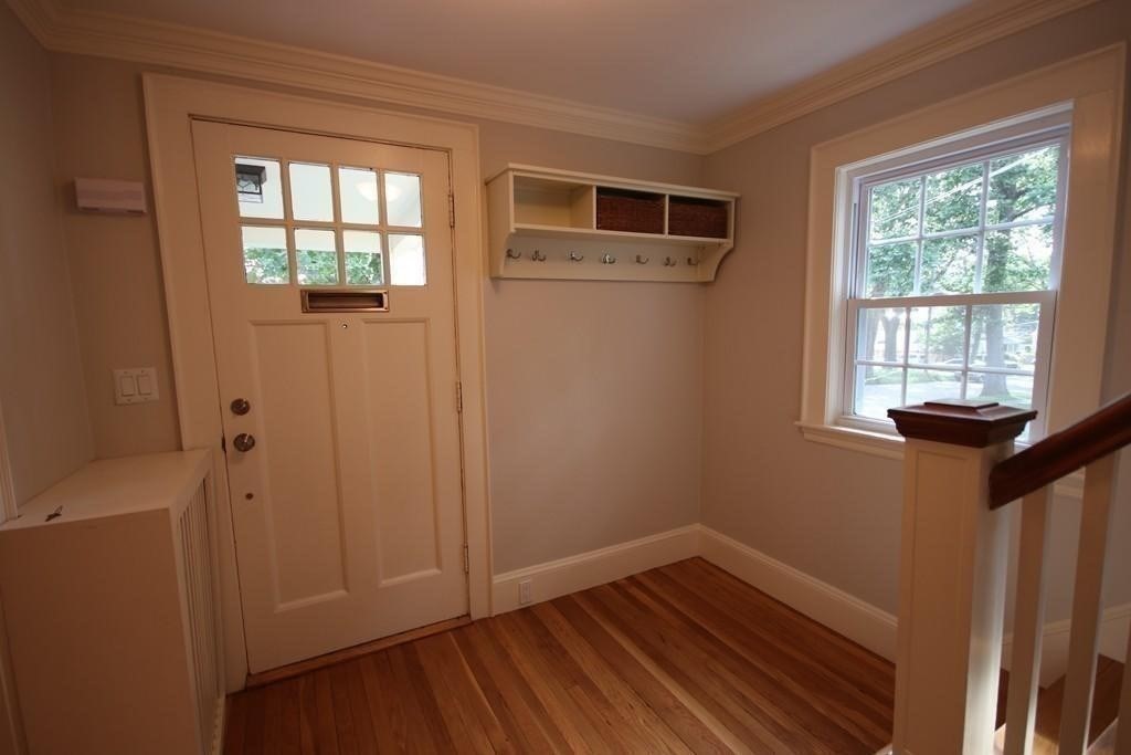 30 Farmcrest Ave