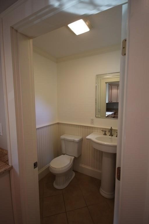 30 Farmcrest Ave
