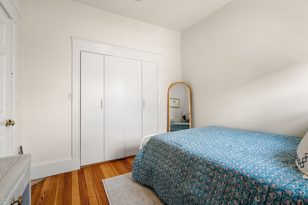 6-8 Bartlett St # 3