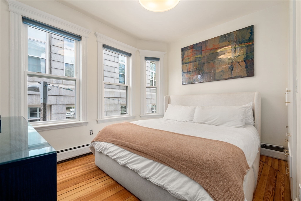 6-8 Bartlett St # 3
