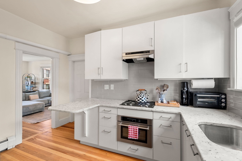 6-8 Bartlett St # 3