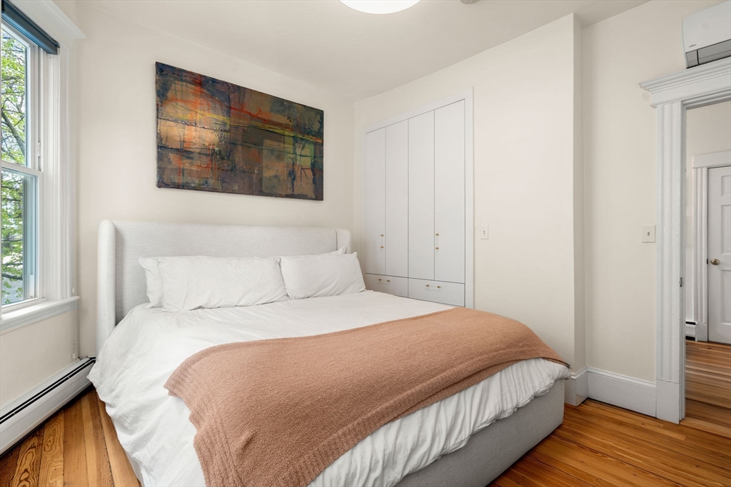 6-8 Bartlett St # 3