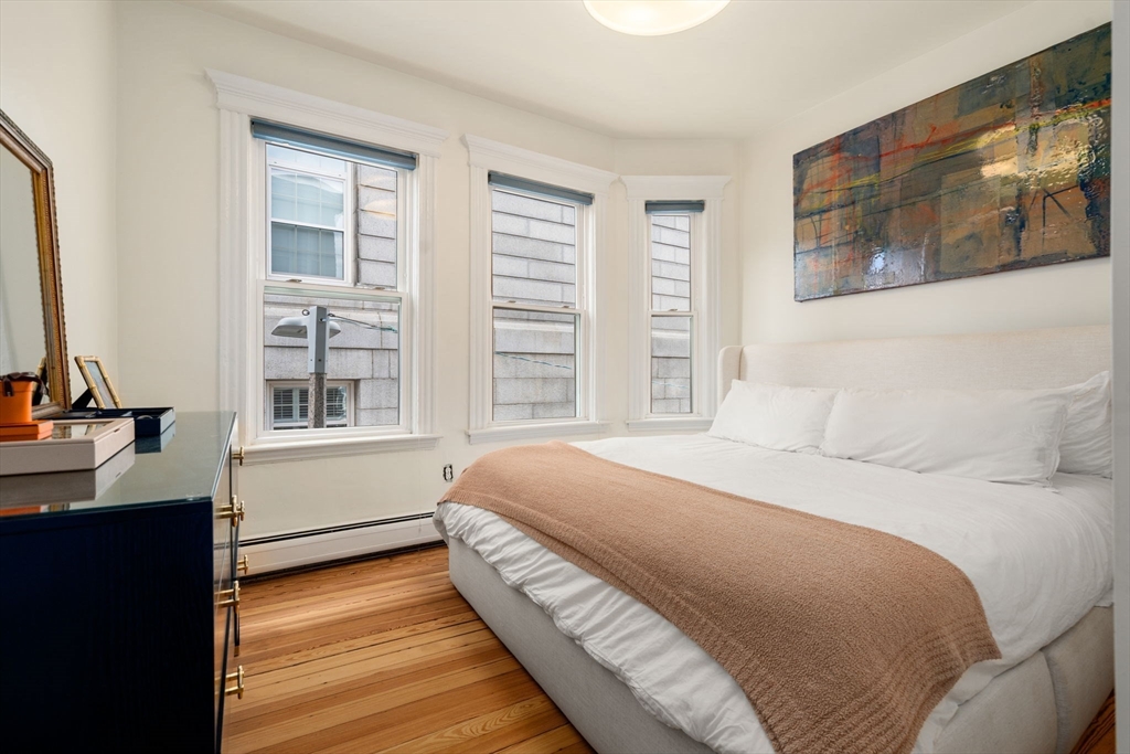 6-8 Bartlett St # 3