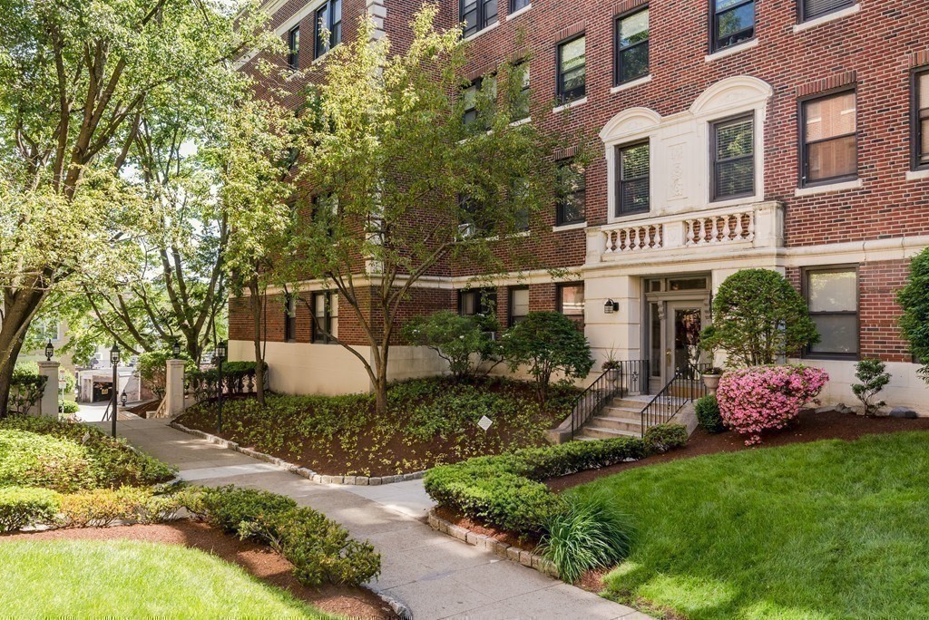 145 Englewood Ave # 33