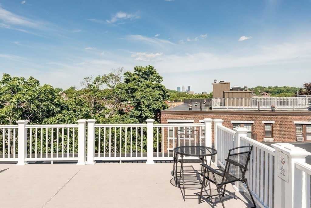 145 Englewood Ave # 33