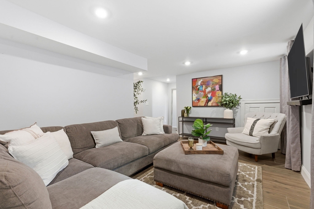 73 Bartlett Rd # 1