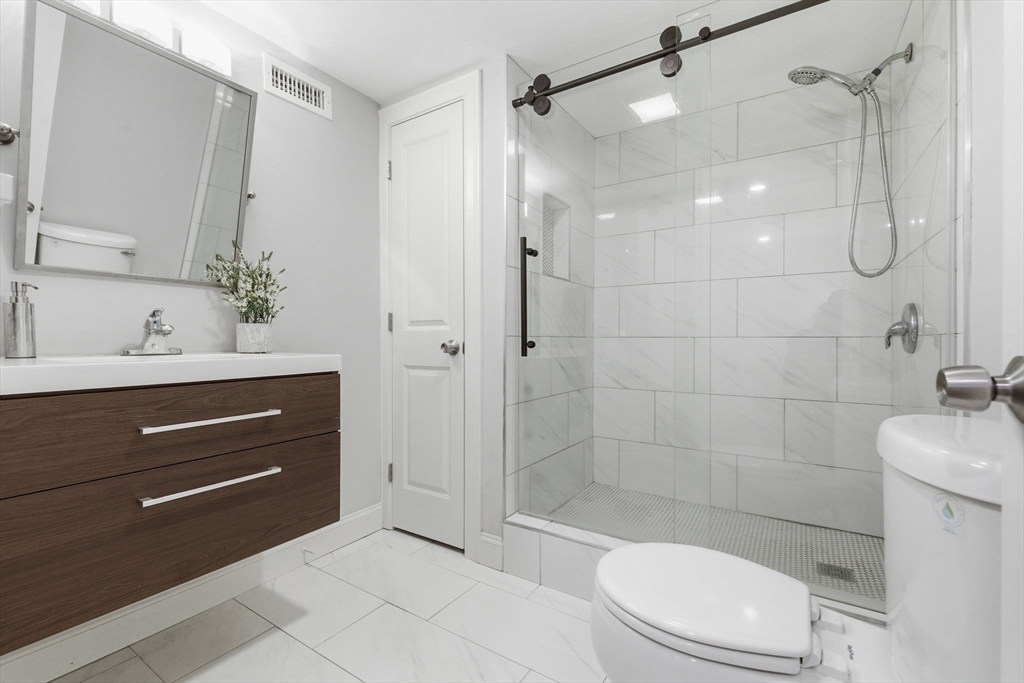 73 Bartlett Rd # 1