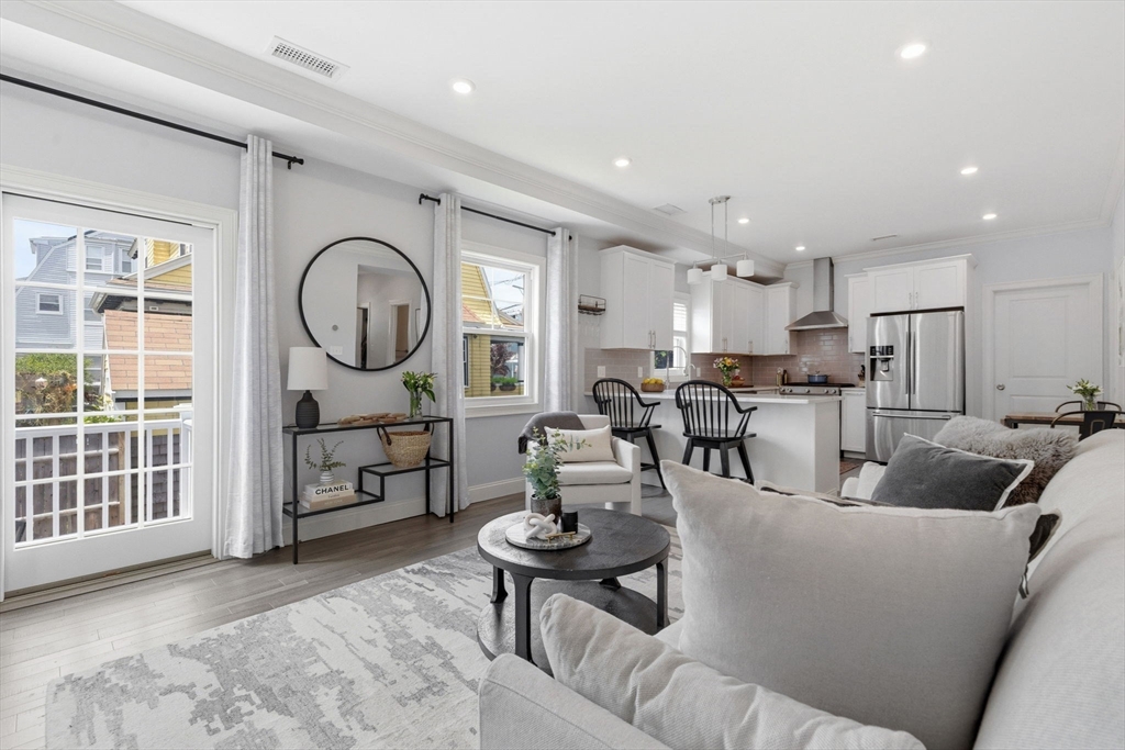 73 Bartlett Rd # 1