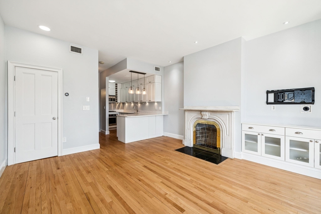 46 Dartmouth Street # 3