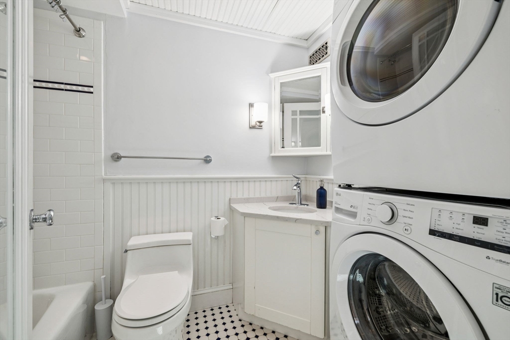 46 Dartmouth Street # 3