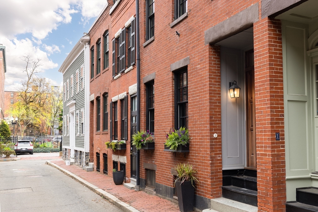 2 Haven St
