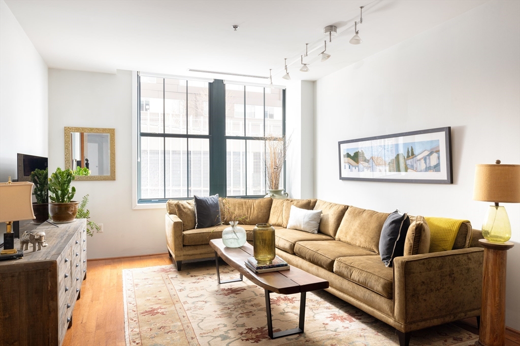 9 W Broadway # 322