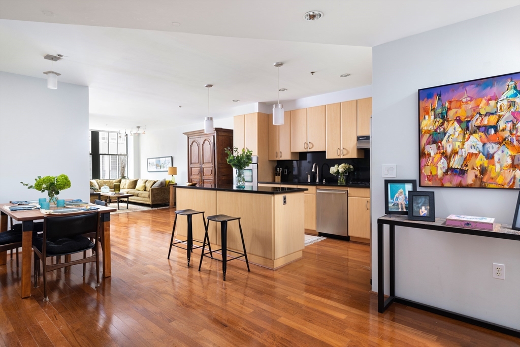 9 W Broadway # 322