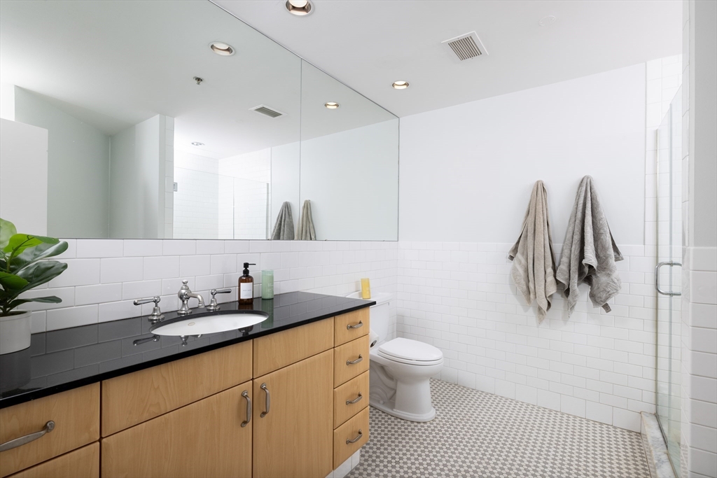 9 W Broadway # 322