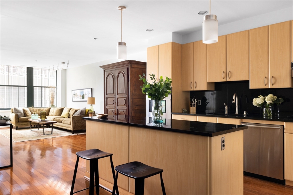 9 W Broadway # 322