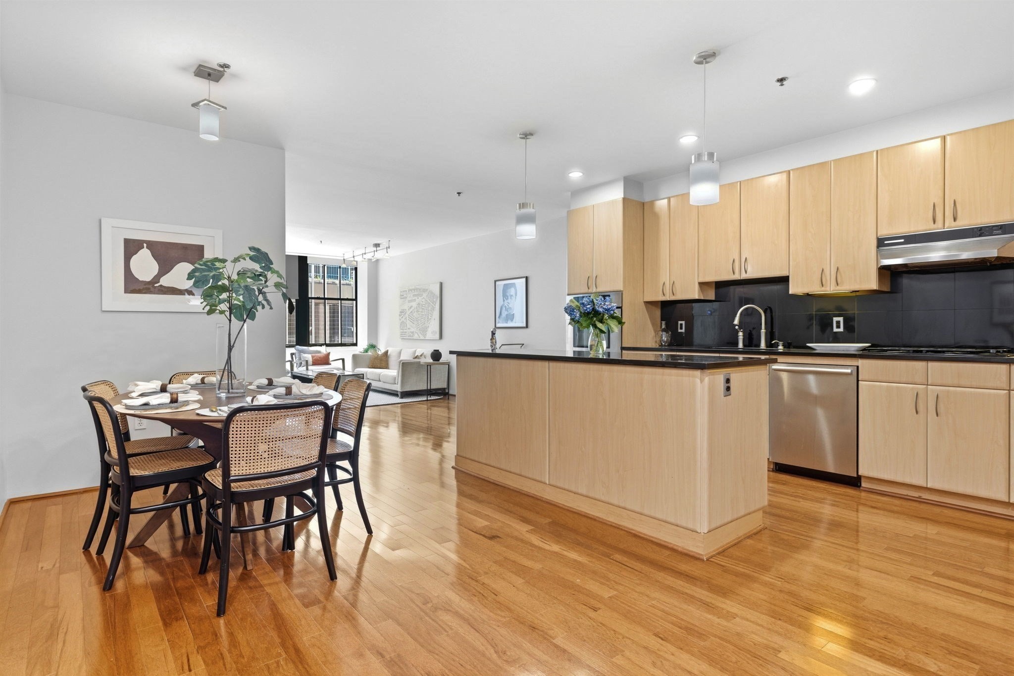 9 W Broadway # 322