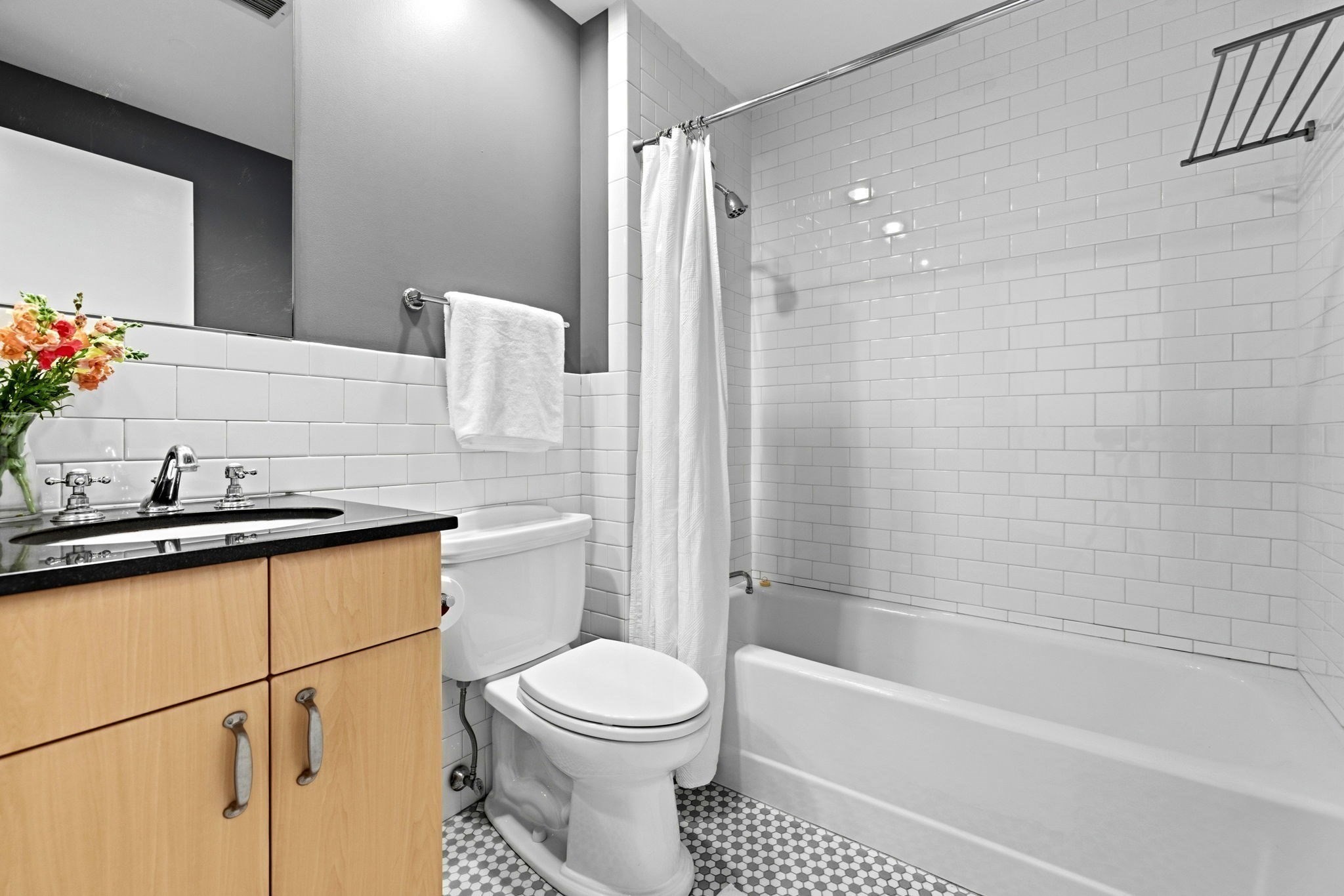 9 W Broadway # 322