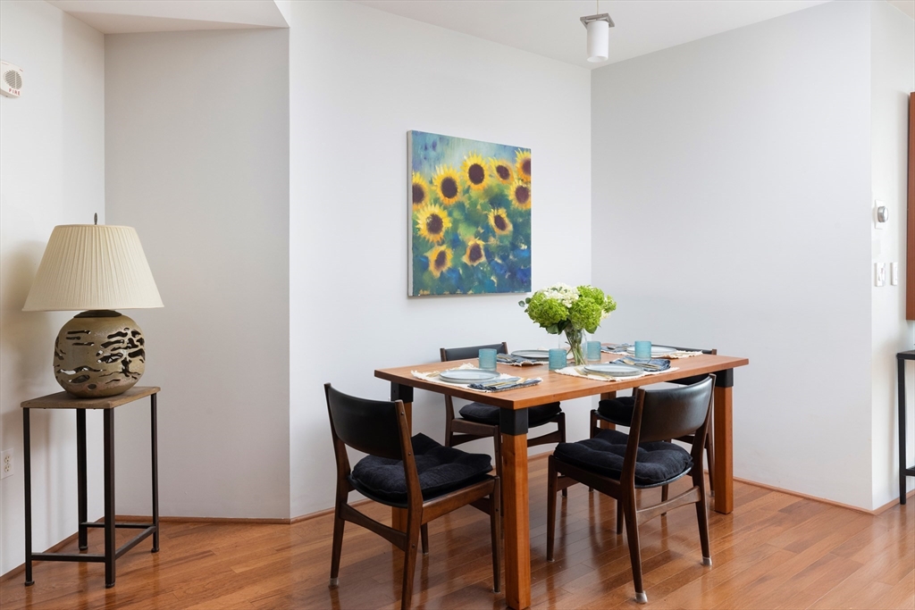9 W Broadway # 322