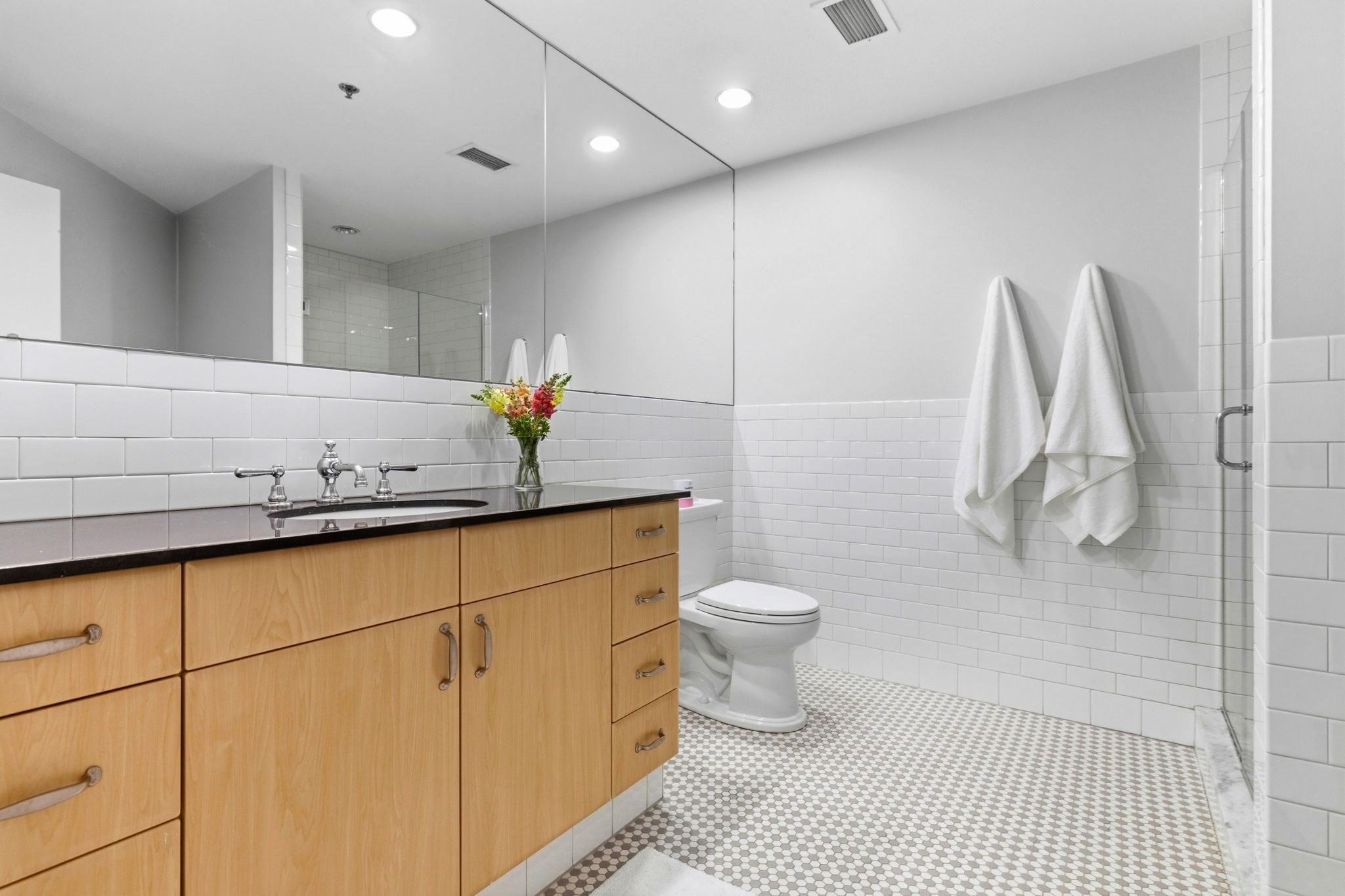 9 W Broadway # 322