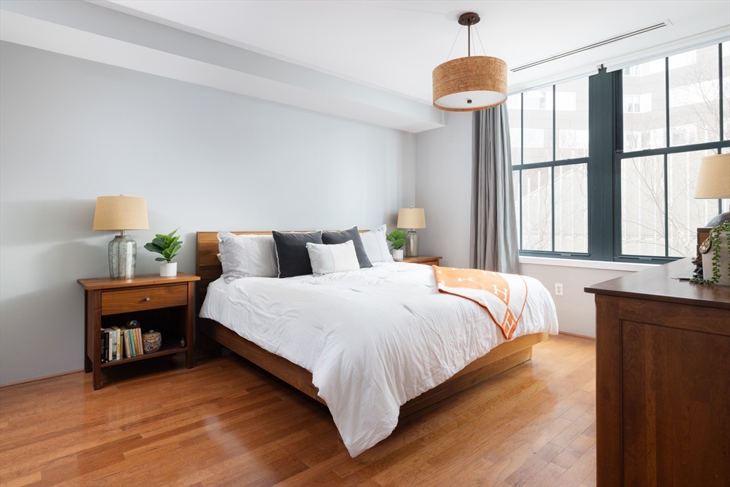 9 W Broadway # 322