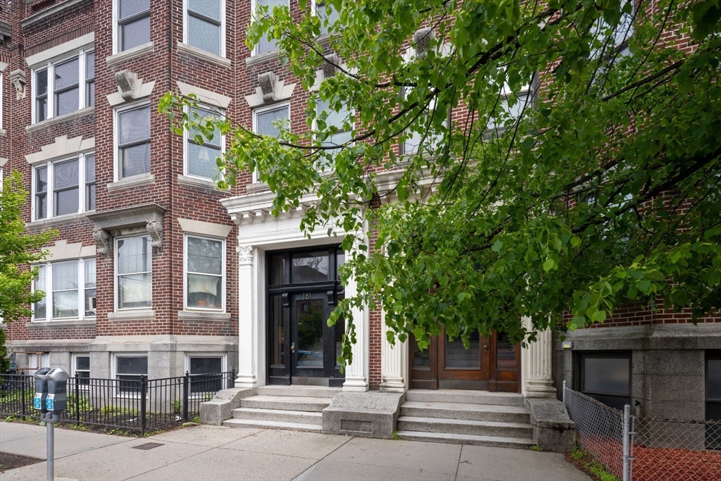 181 Harvard St # 2