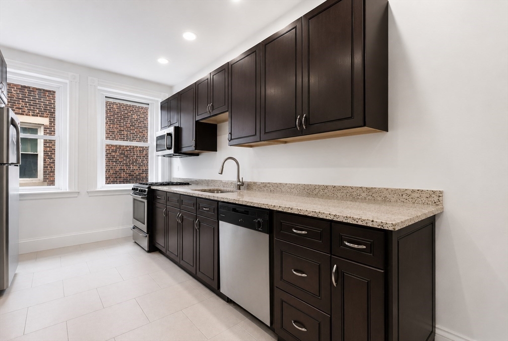 181 Harvard St # 2