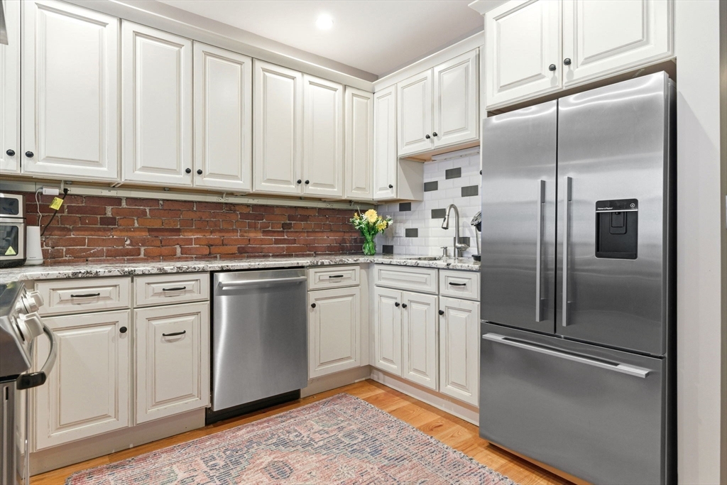 122 Fulton St # 5