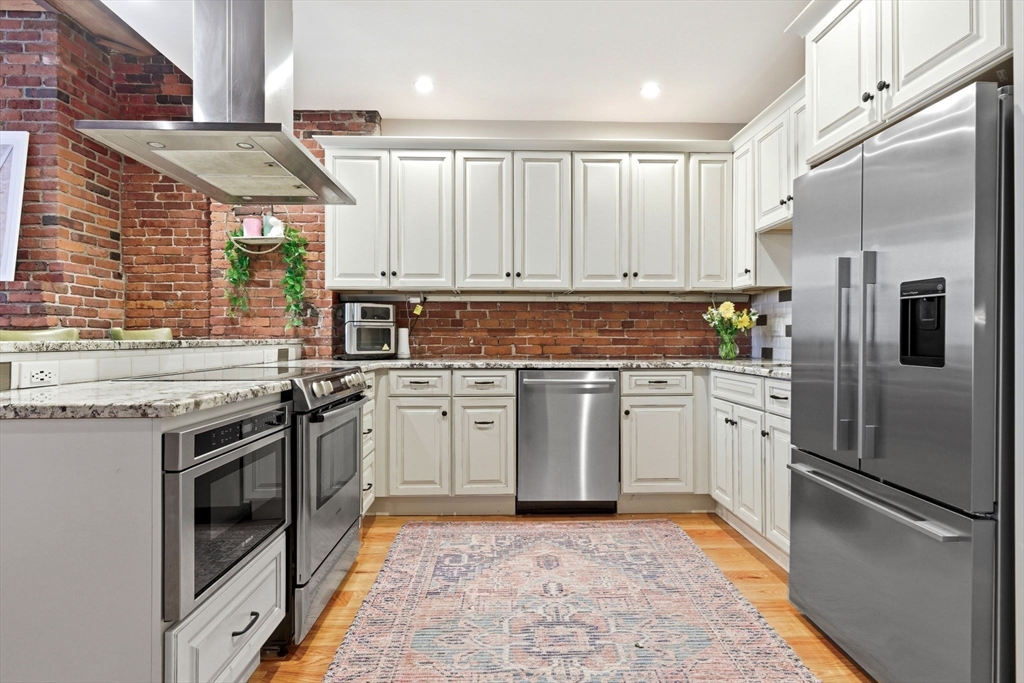 122 Fulton St # 5