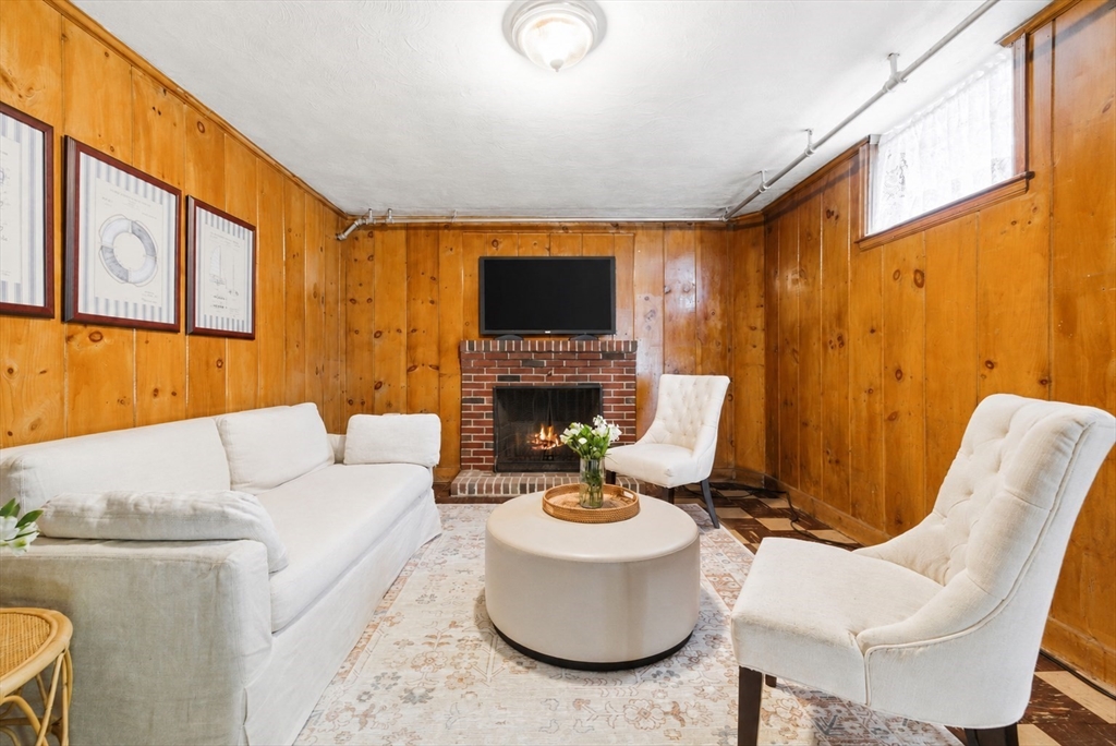 231 Moss Hill Rd
