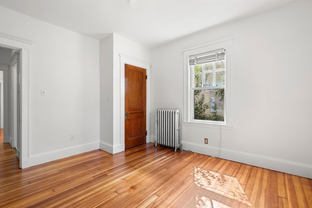 21 Kingsboro Park # 1