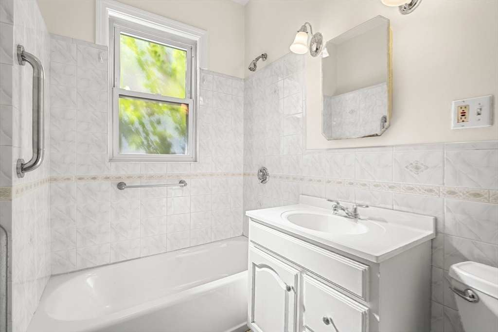 21 Kingsboro Park # 1