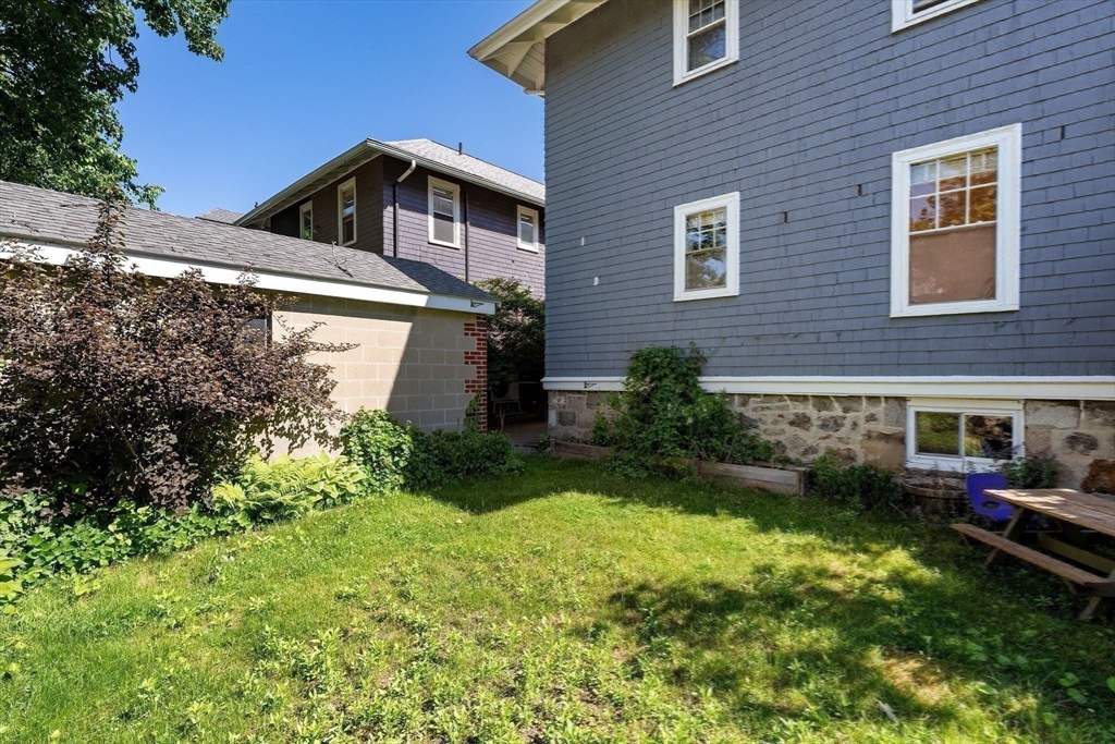 21 Kingsboro Park # 1