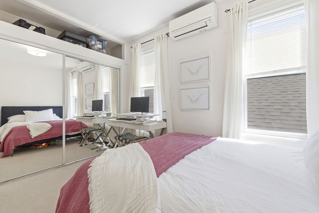 530-532 E Sixth Street # 3
