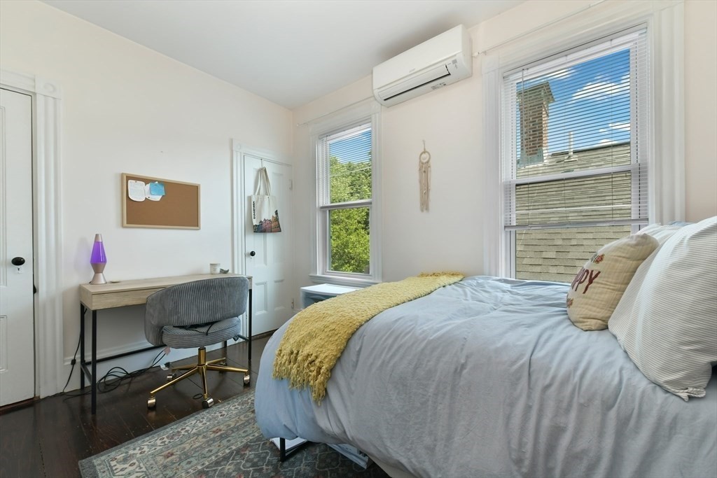 530-532 E Sixth Street # 3