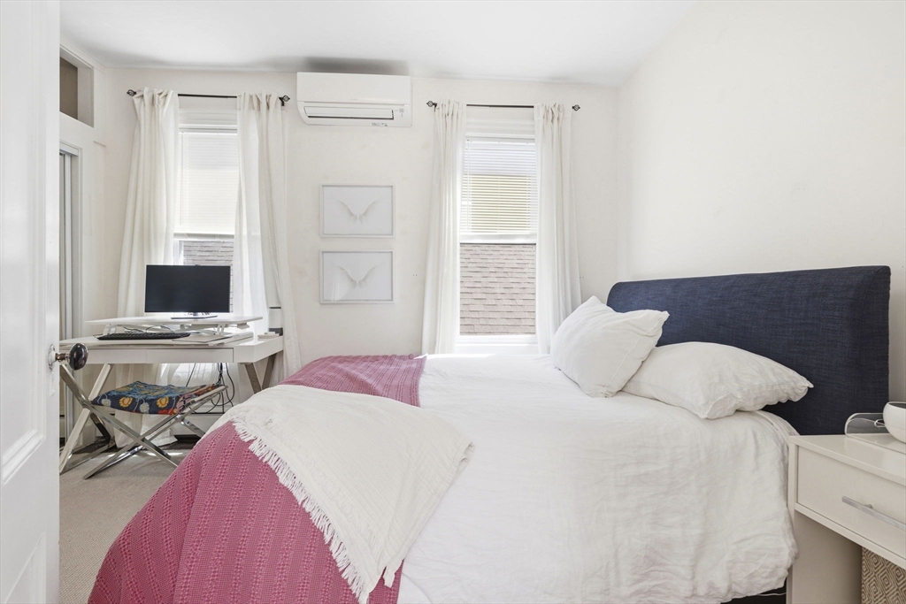 530-532 E Sixth Street # 3
