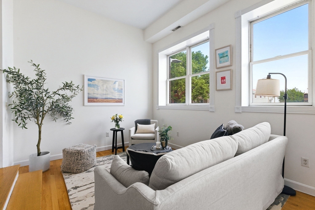 156 Chelsea Street # 201