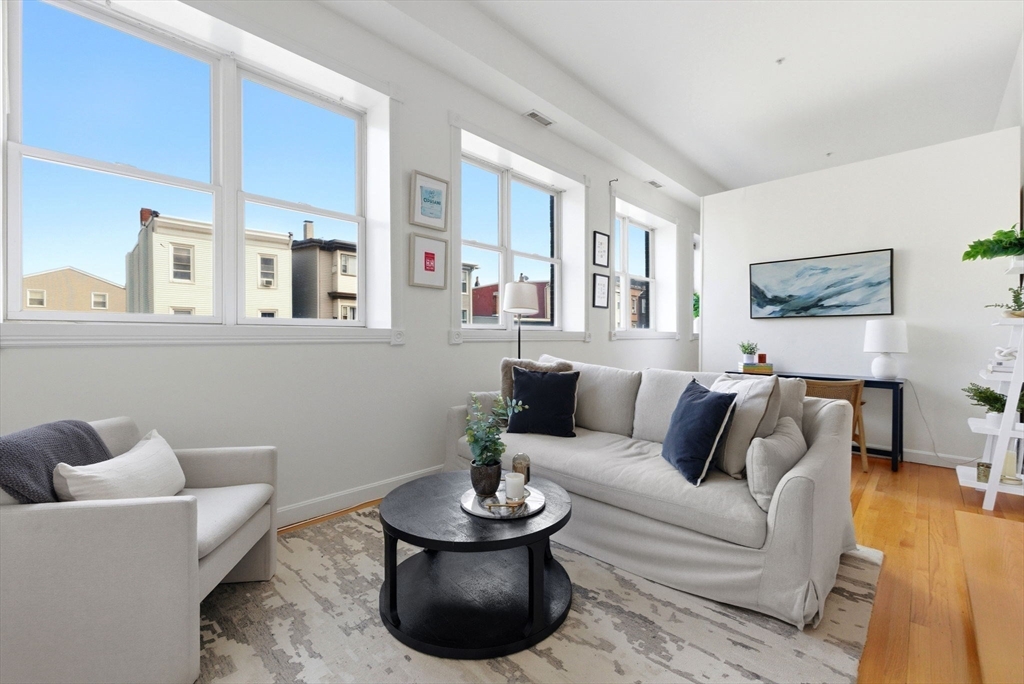 156 Chelsea Street # 201
